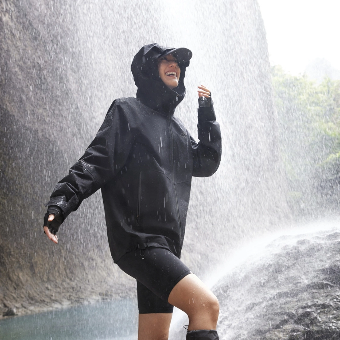 波司登 冲锋衣系列 系列款 防暴雨纯色连帽户外压胶防风透气硬壳运动户外防刮耐磨 冲锋衣 男女同款