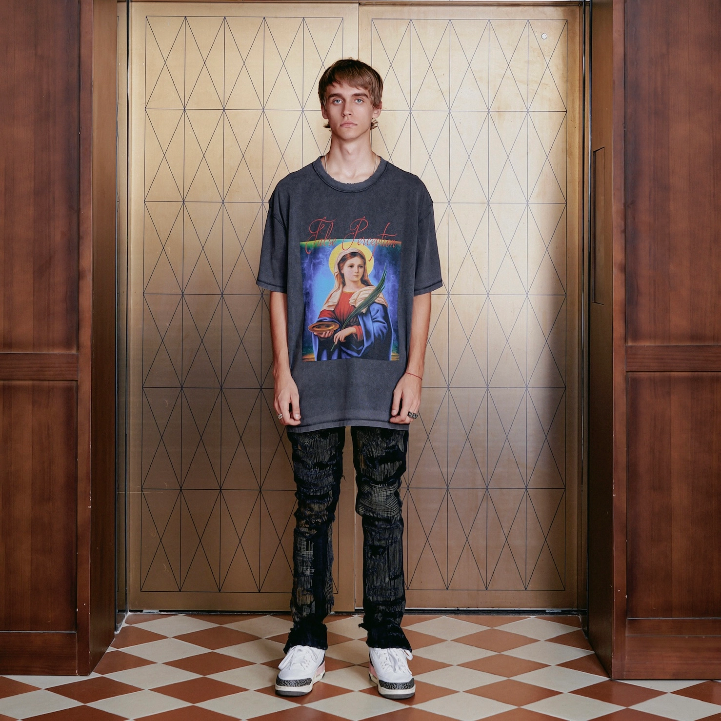 False Perception T