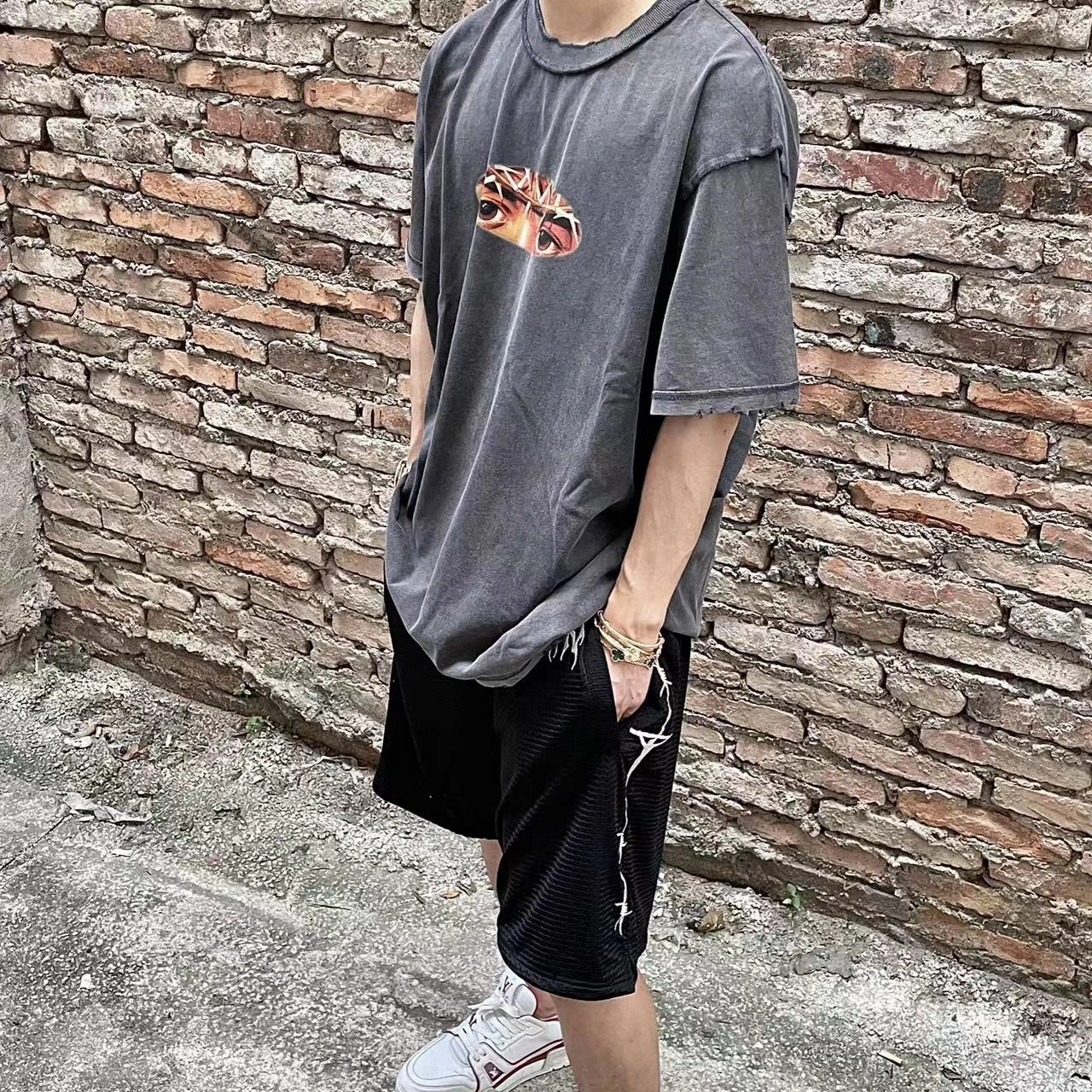False Perception T