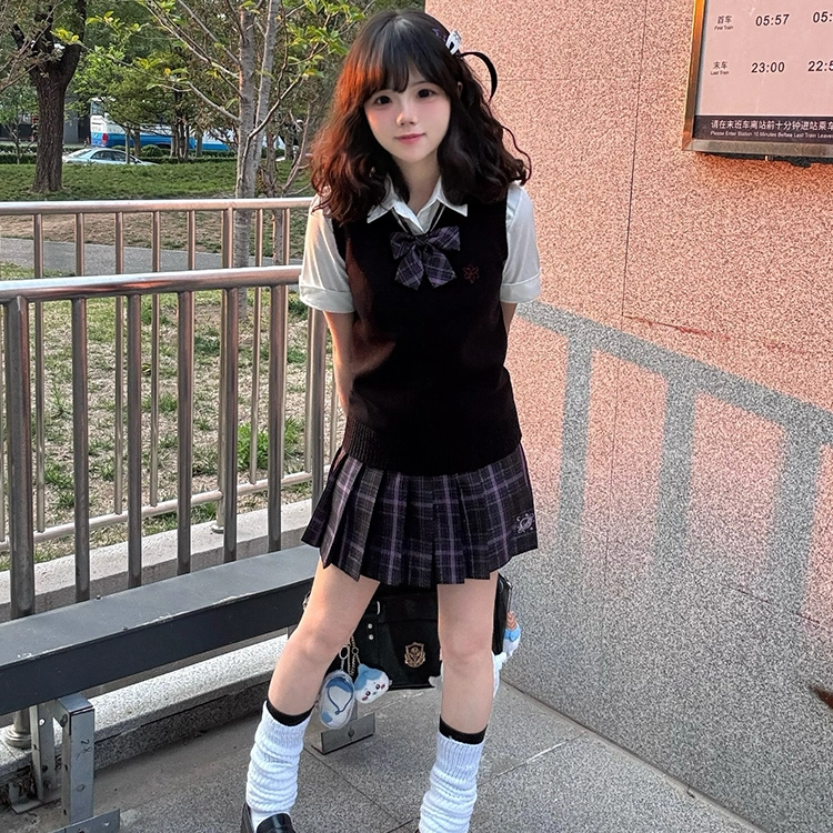 兔半眠 简约时尚通勤马甲纯色短袖衬衫格子半身裙制服 女款