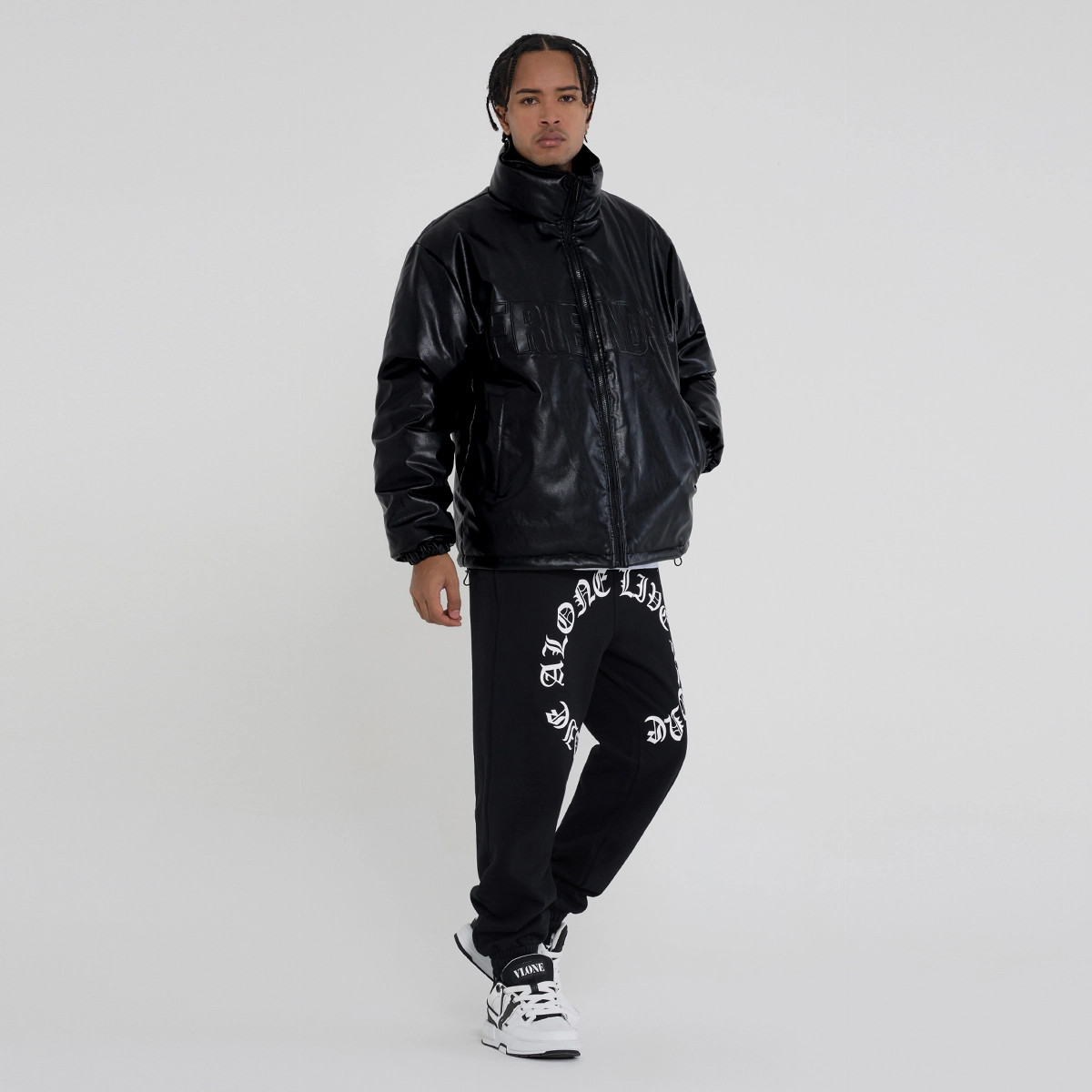 VLONE VLogo