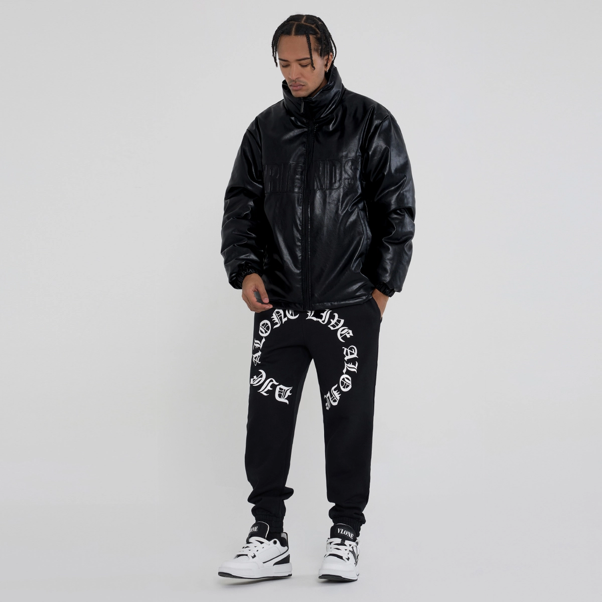 VLONE VLogo