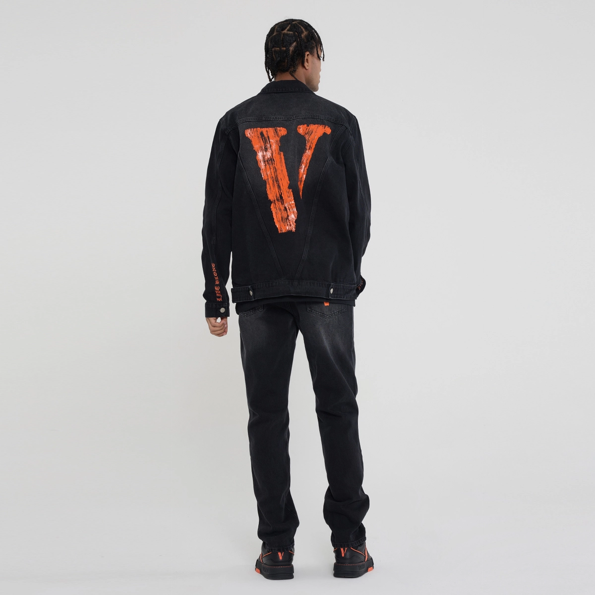 VLONE VLogo