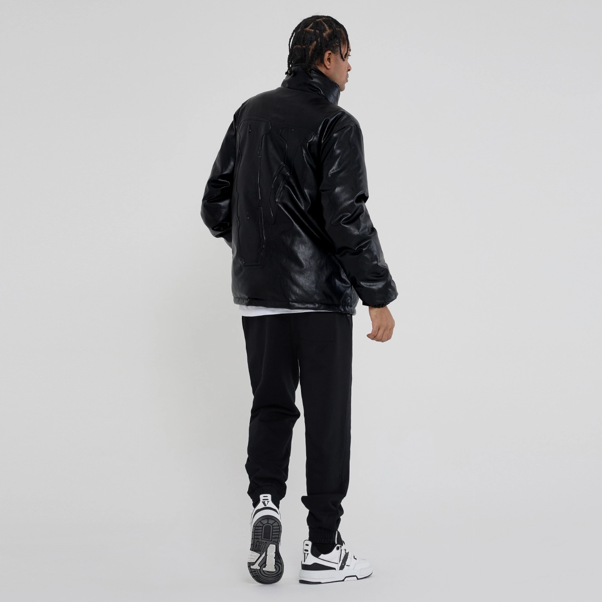 VLONE VLogo