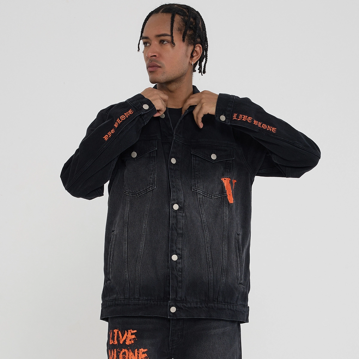 VLONE VLogo