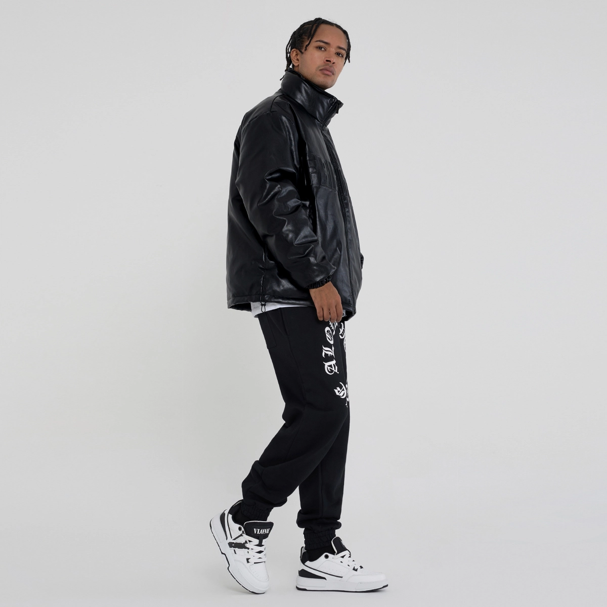VLONE VLogo