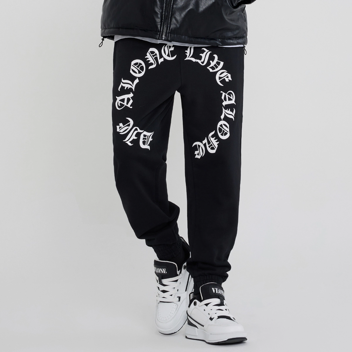 VLONE VLogo