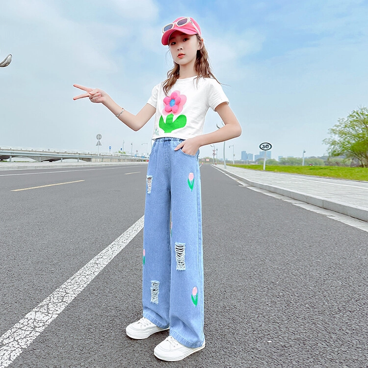 大童 蓝精灵 圆领花朵图案舒适短袖松紧腰破洞长裤休闲运动套装 白色