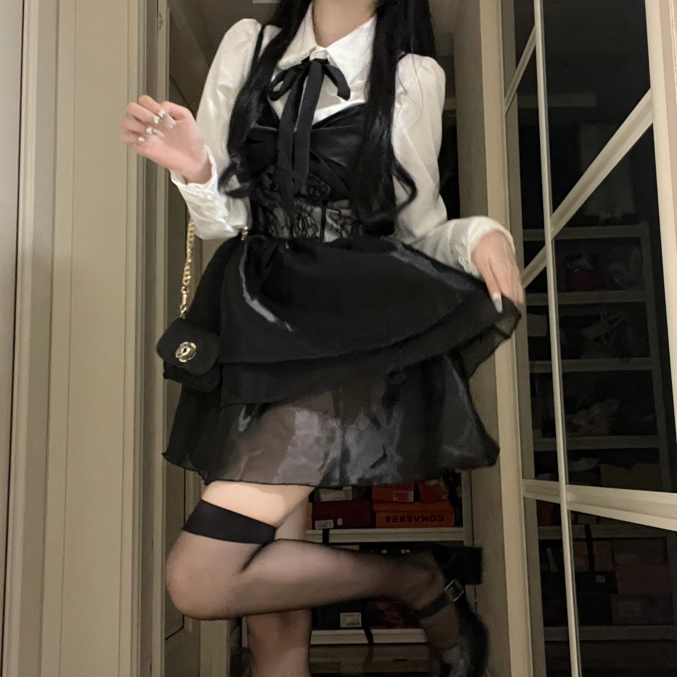 花山家的猫 尖领泡泡袖长袖袖衬衫配吊带蓬蓬裙制服 女款 黑色