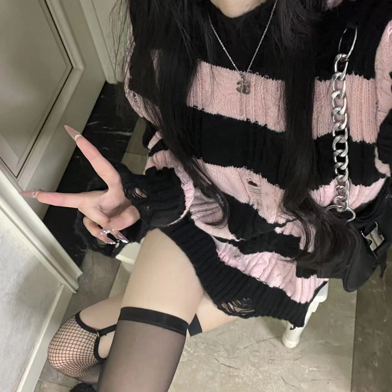 花山家的猫 条纹破洞长袖舒适细腻柔和亲肤毛衣 女款