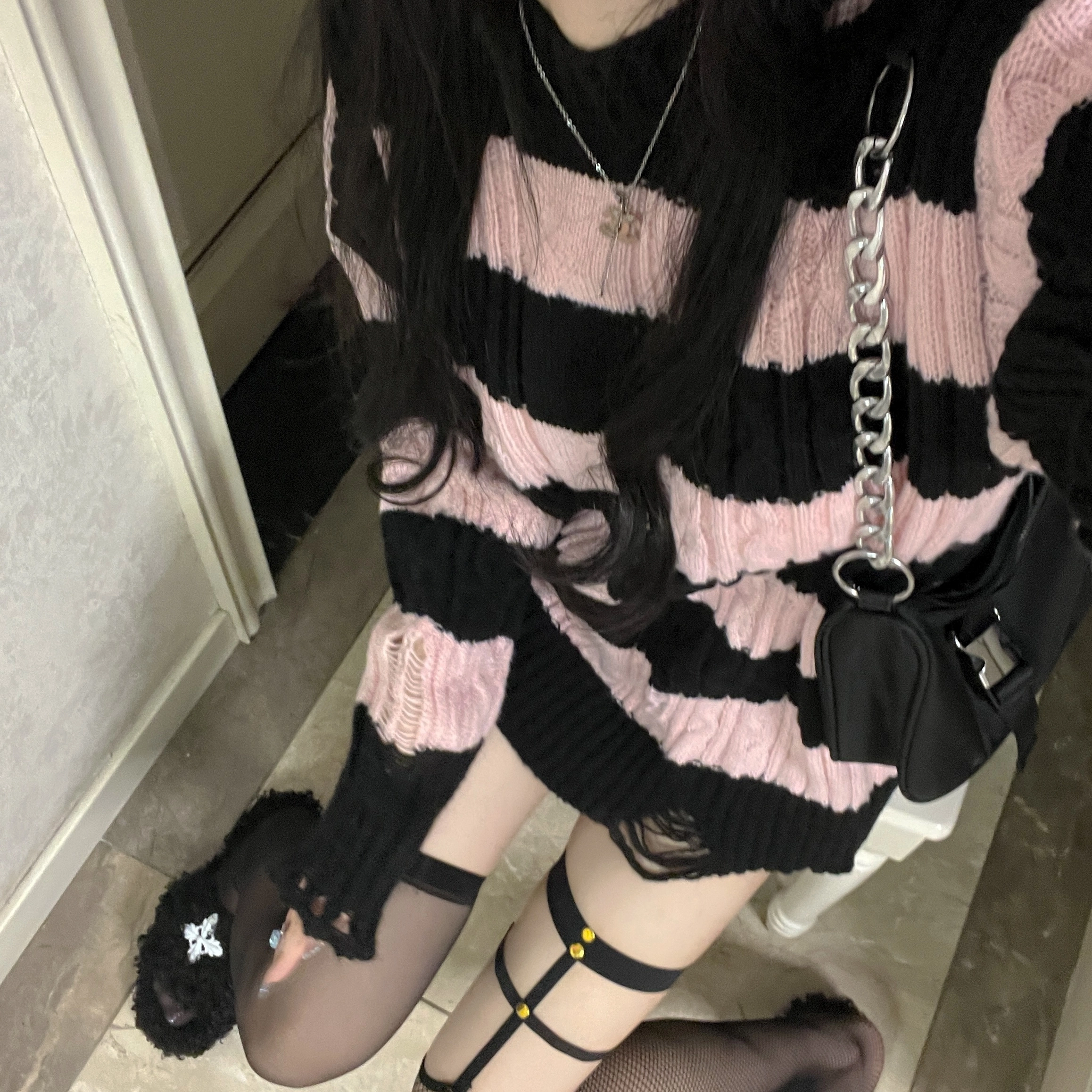 花山家的猫 条纹破洞长袖舒适细腻柔和亲肤毛衣 女款
