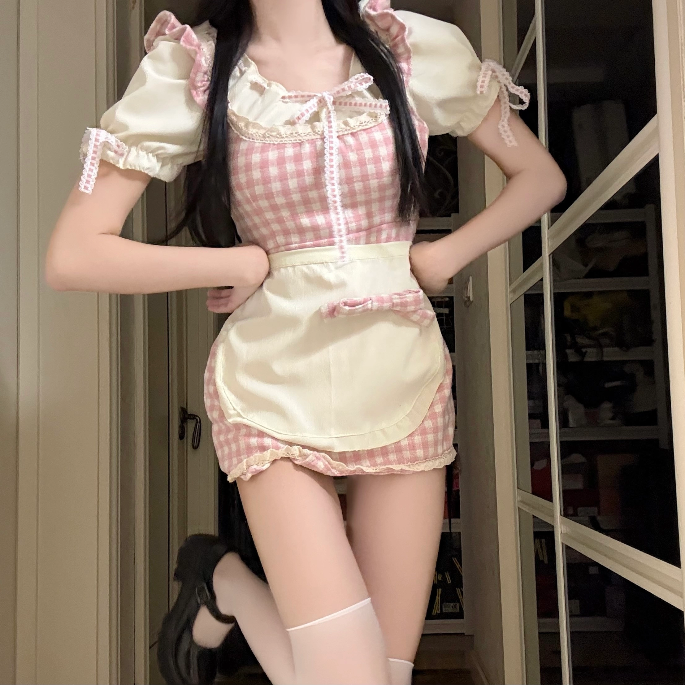 花山家的猫 方领泡泡袖甜美软妹田园风格子收腰包臀短袖连衣裙 女款 奶黄粉