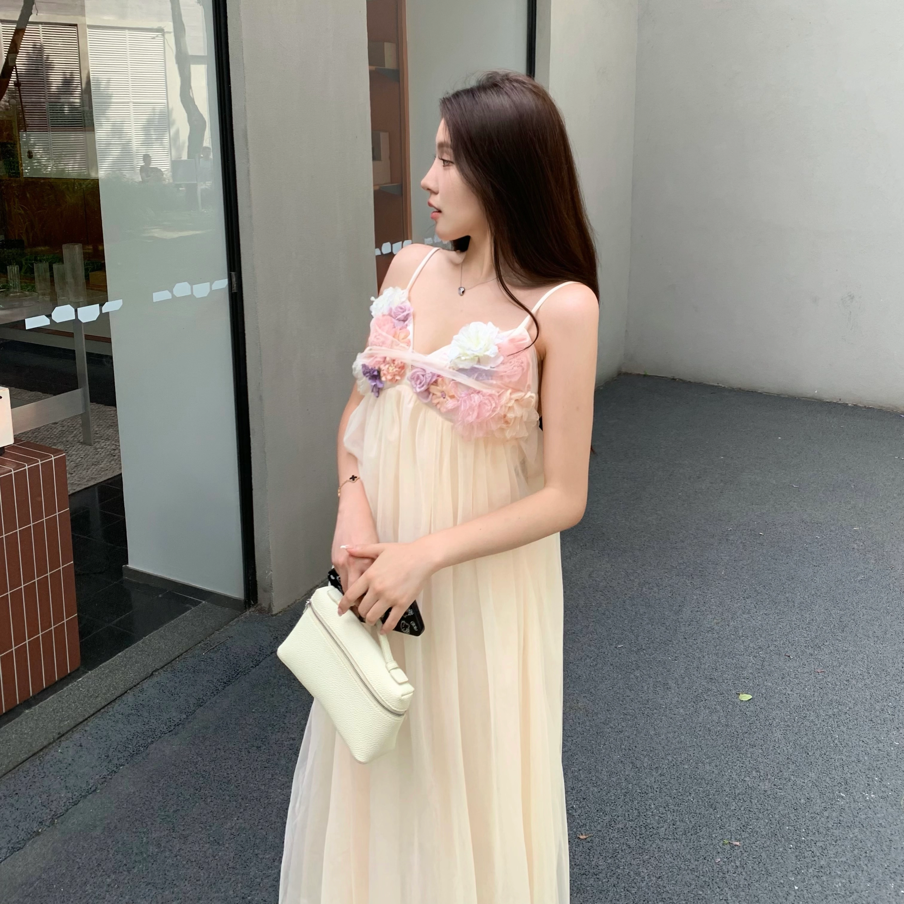 花山家的猫 度假甜美温柔立体花朵网纱长款吊带连衣裙 女款