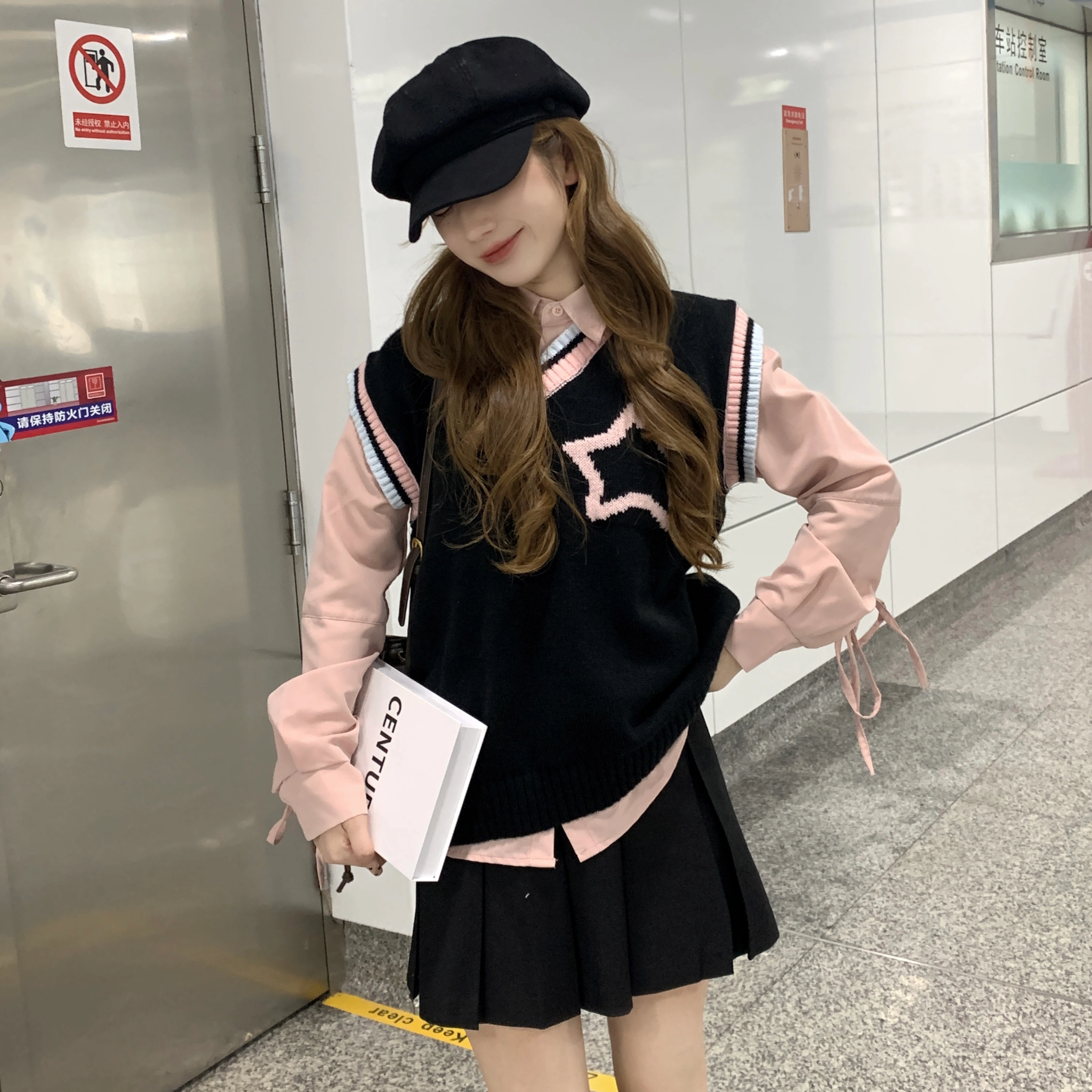 花山家的猫 黑粉拼色马甲背心配长袖衬衫黑箱褶裙三件套制服 女款