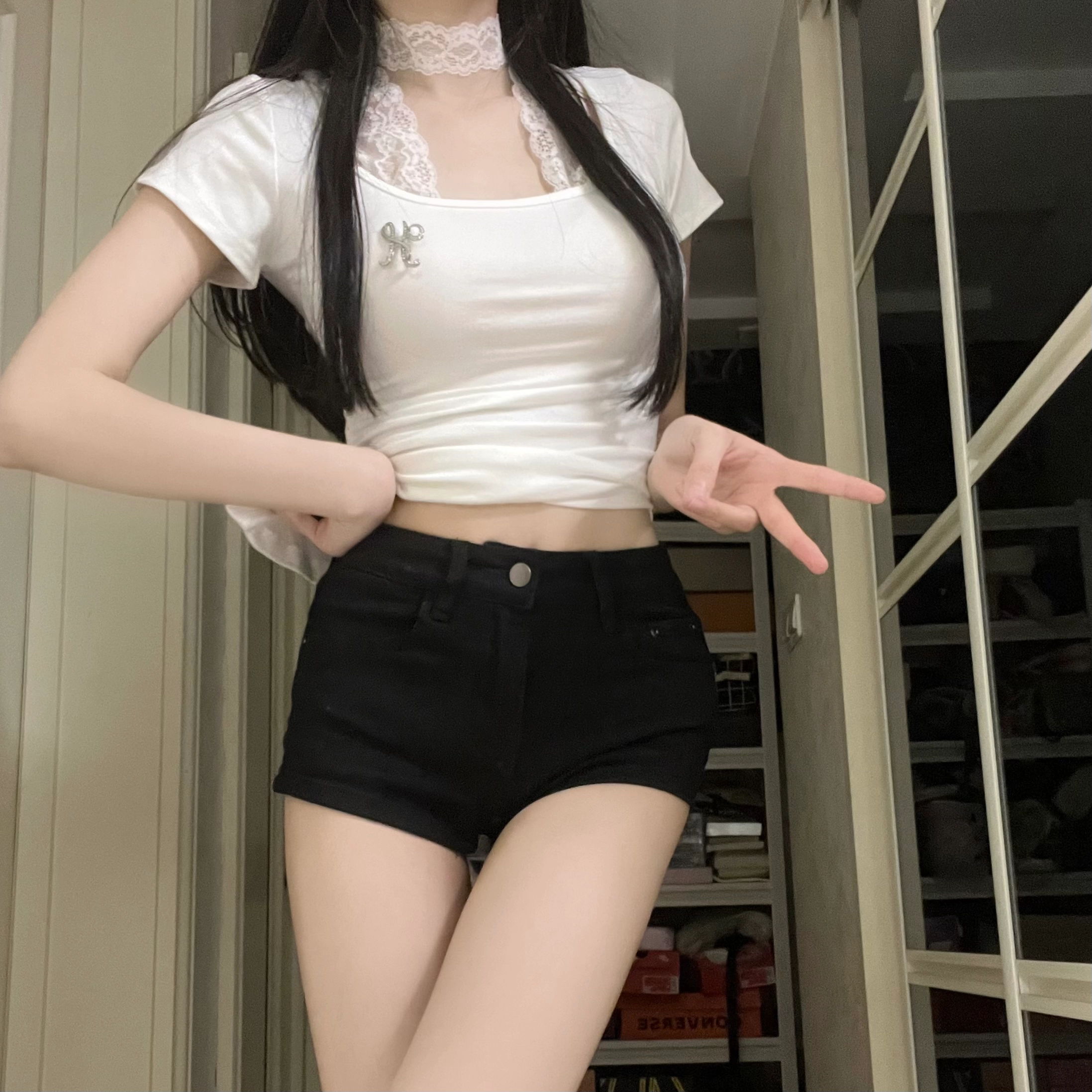 花山家的猫 挂脖蕾丝不规则纯色短袖针织衫 女款