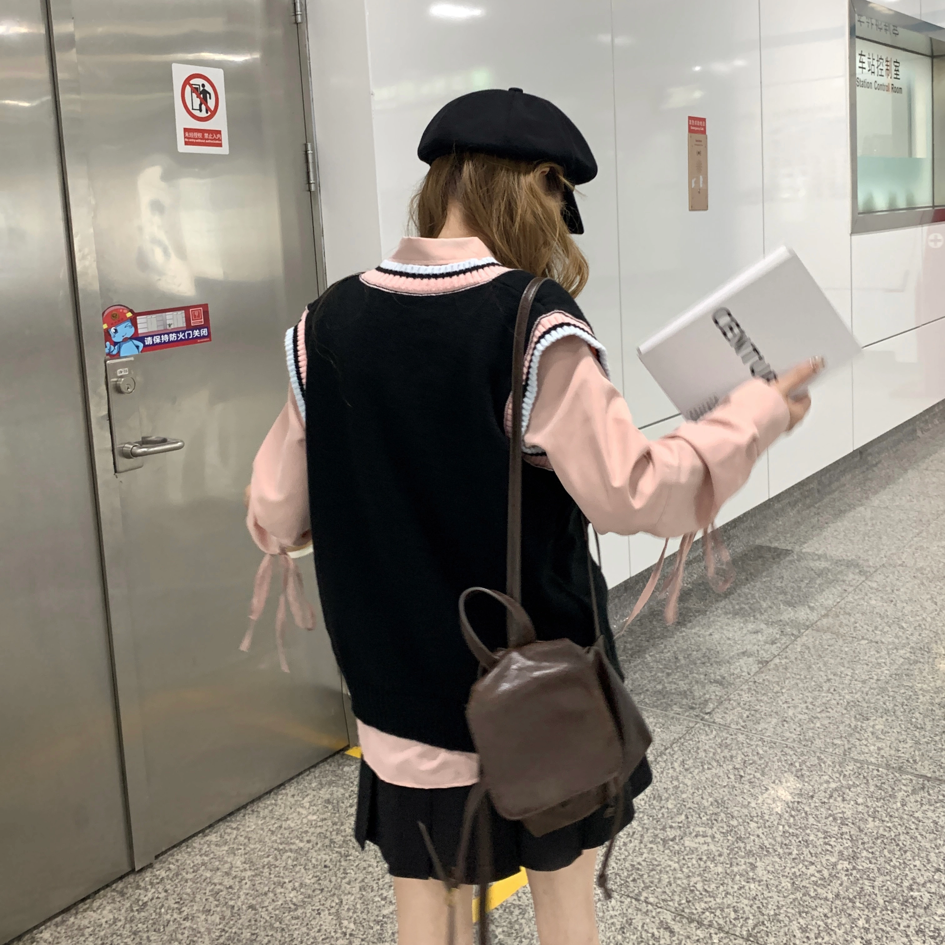 花山家的猫 黑粉拼色马甲背心配长袖衬衫黑箱褶裙三件套制服 女款
