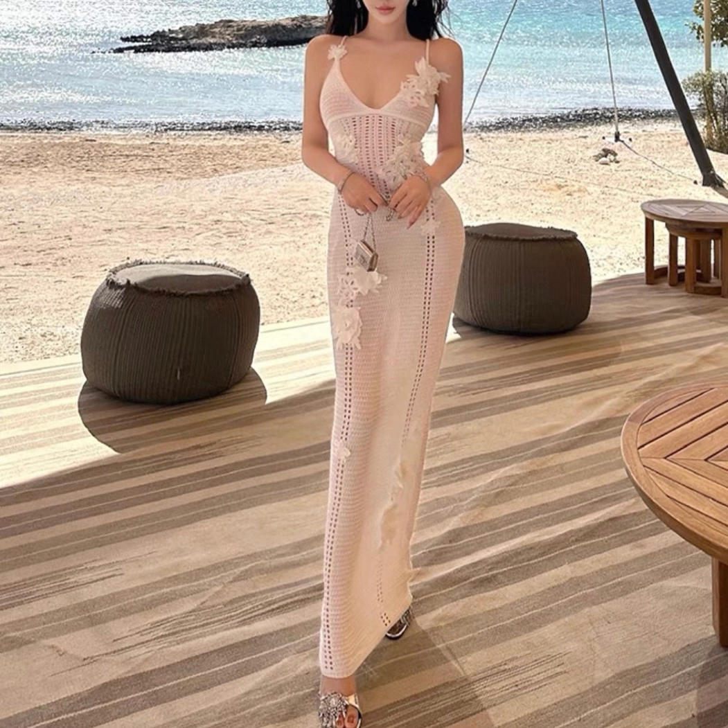 花山家的猫 纯色针织立体绣花镂空修身吊带连衣裙 女款
