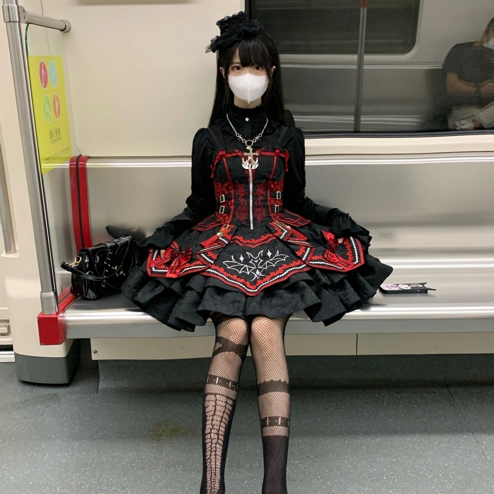 豹了个猫 暗香蝠动拼色大全套萝莉装 女款 黑红色