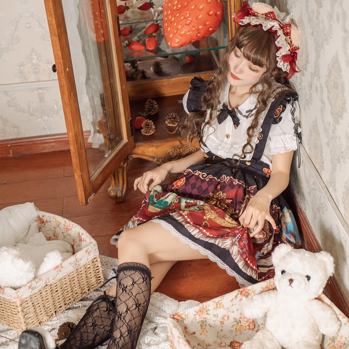 豹了个猫 纯色娃娃领修身泡泡短袖衬衫 女款