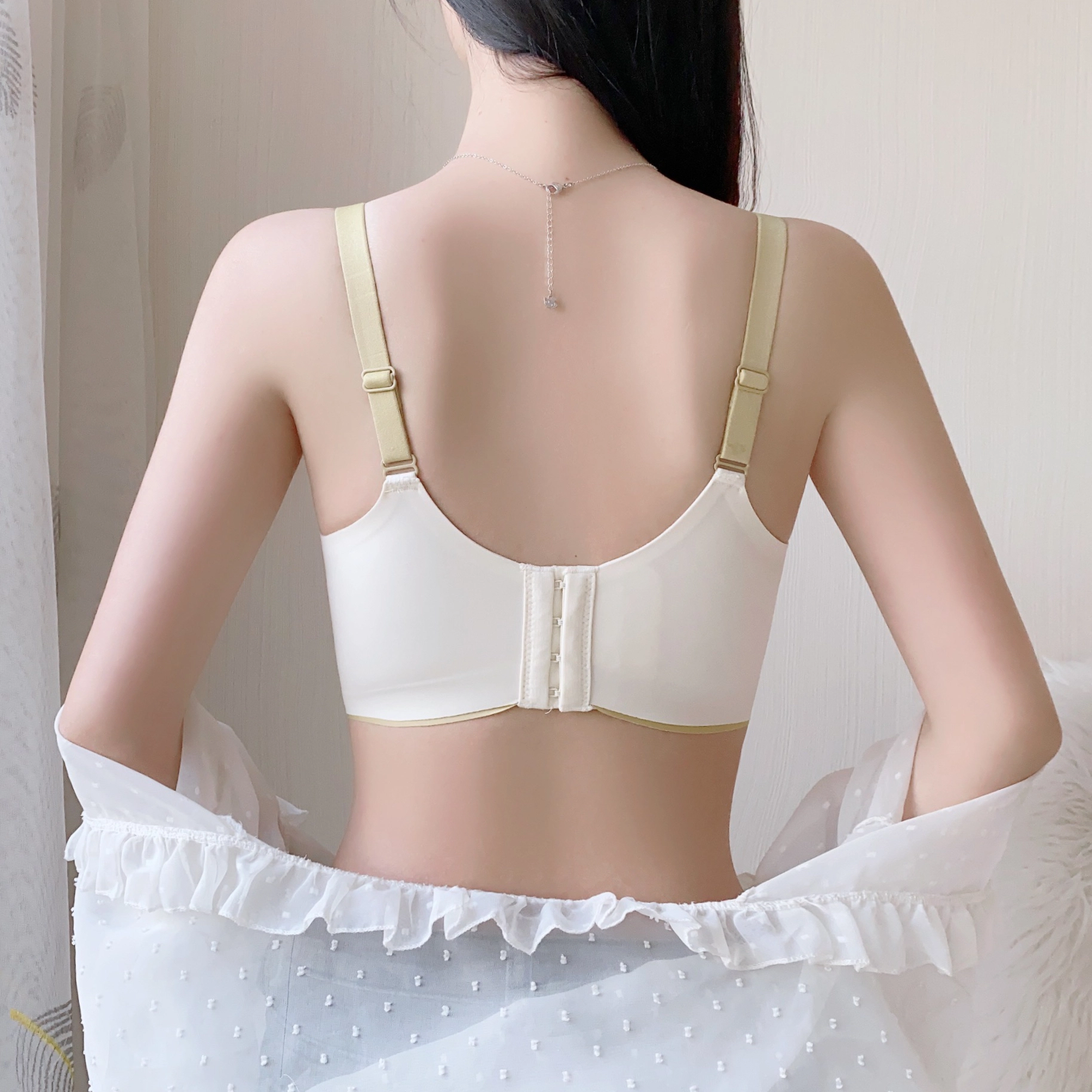 浪莎 无痕内衣小胸聚拢上托显大收副乳防下垂桑蚕丝无钢圈文胸 女款