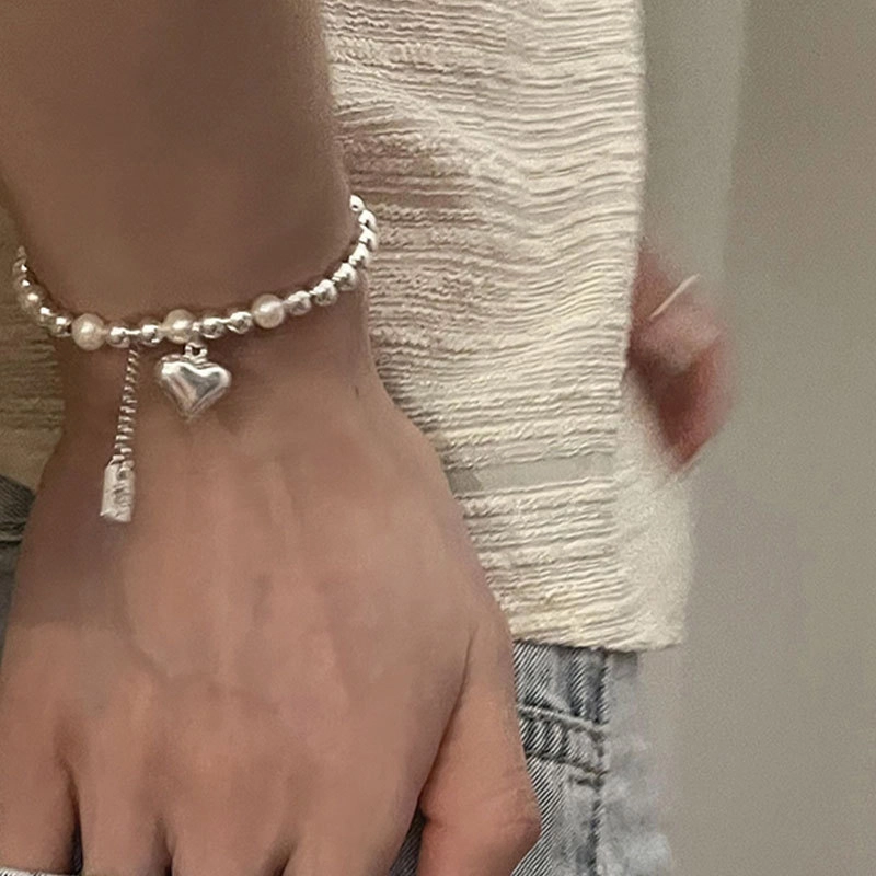925
