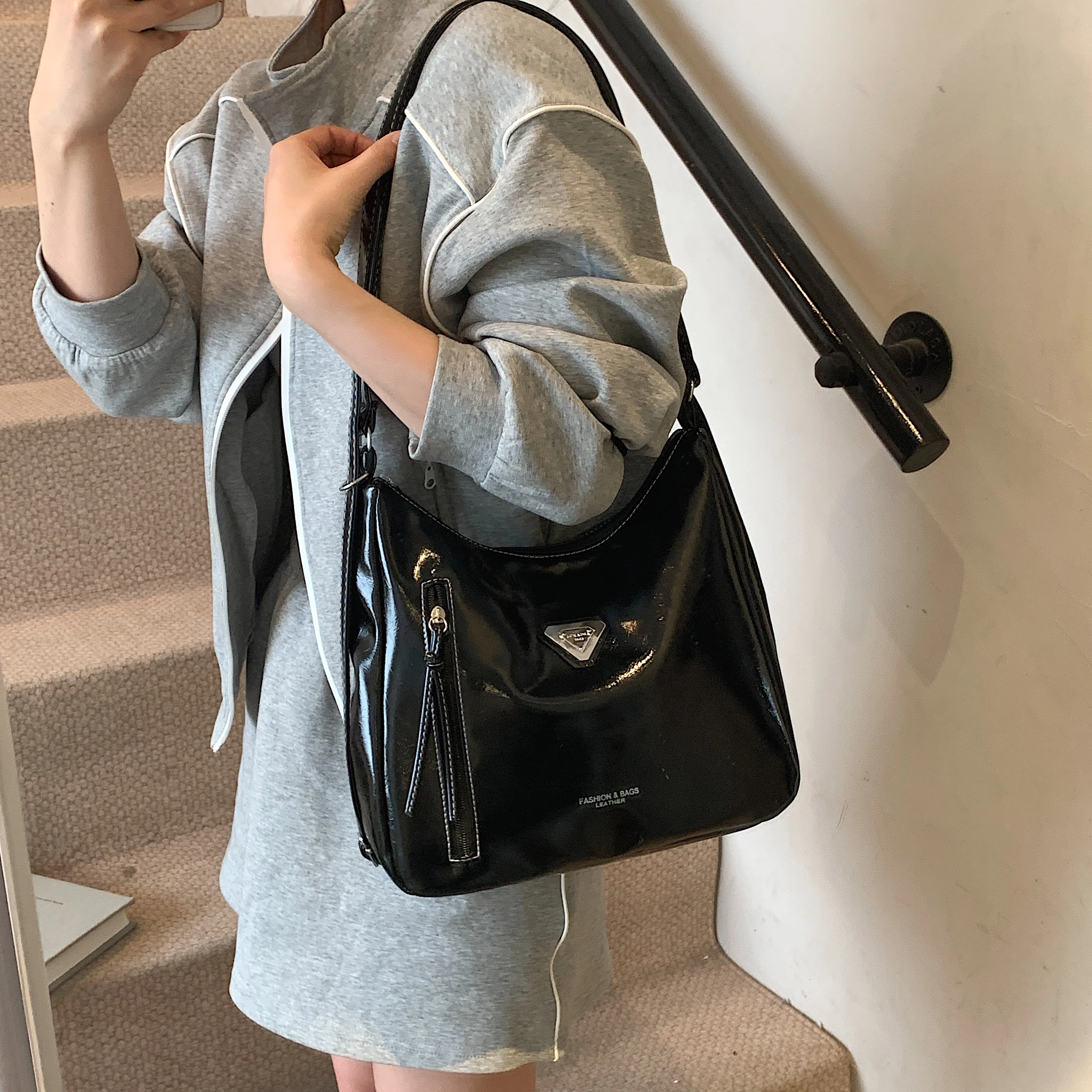 RIVMIND ins PU Tote