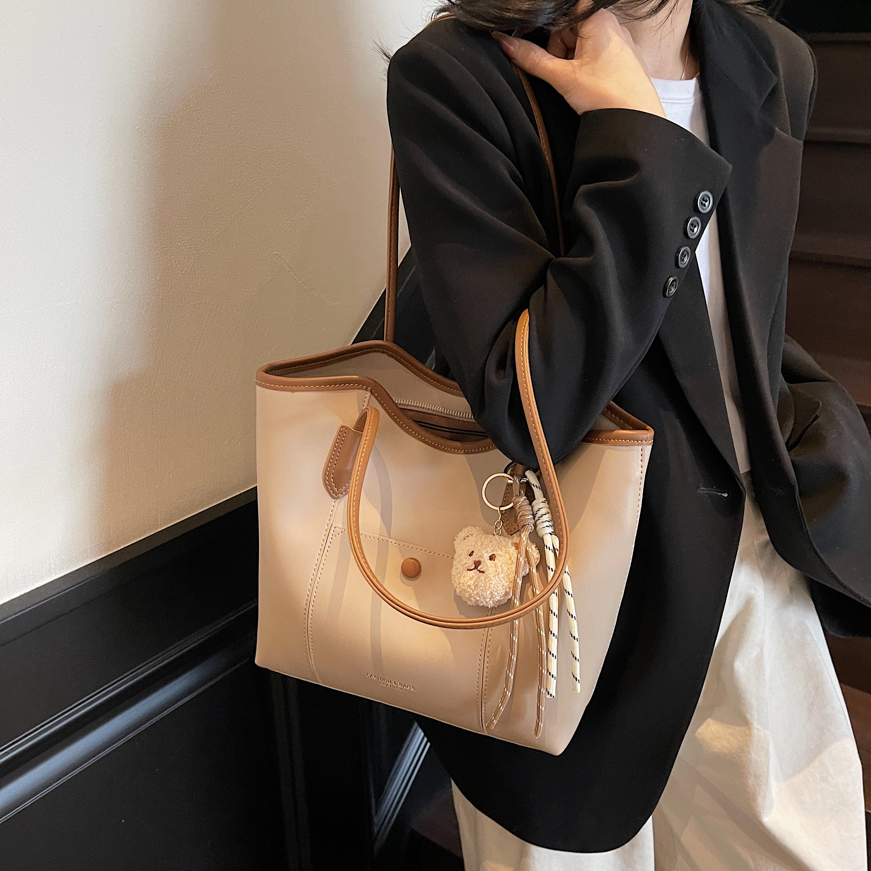 RIVMIND PU Tote