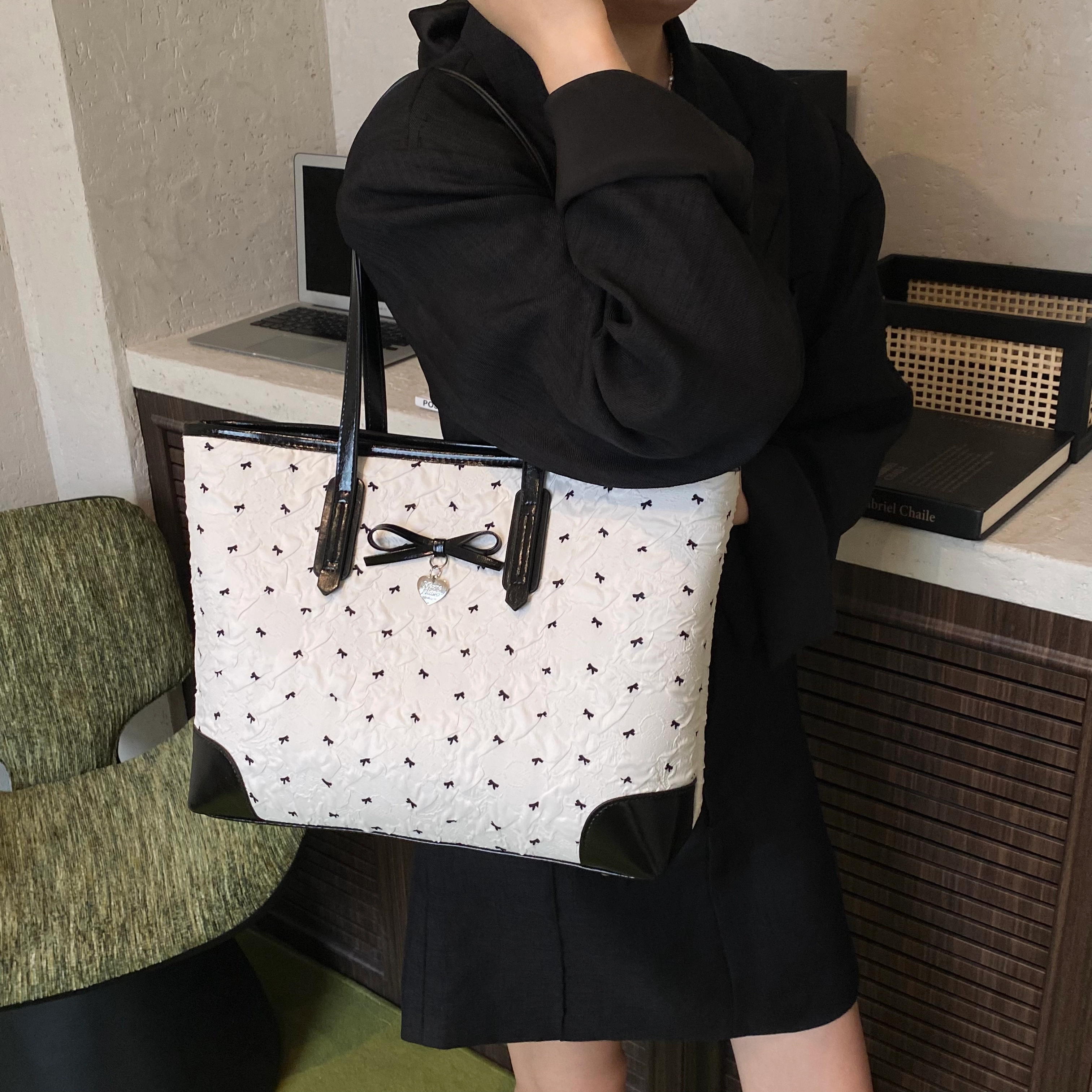 RIVMIND PU Tote