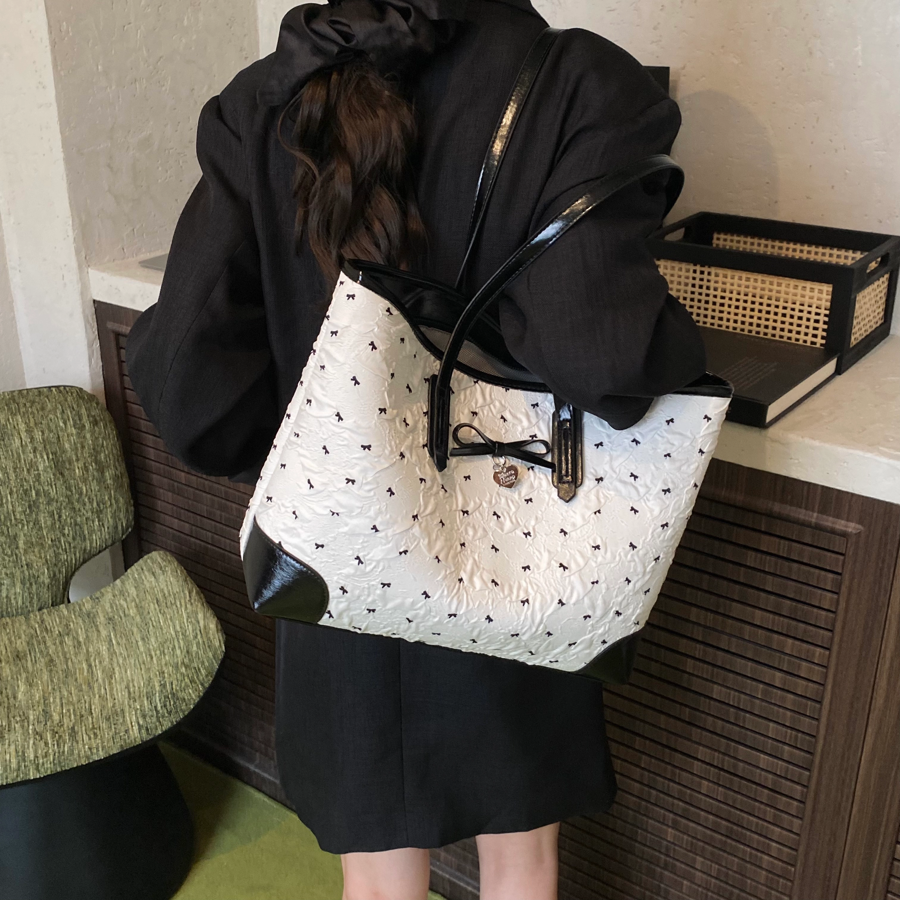 RIVMIND PU Tote