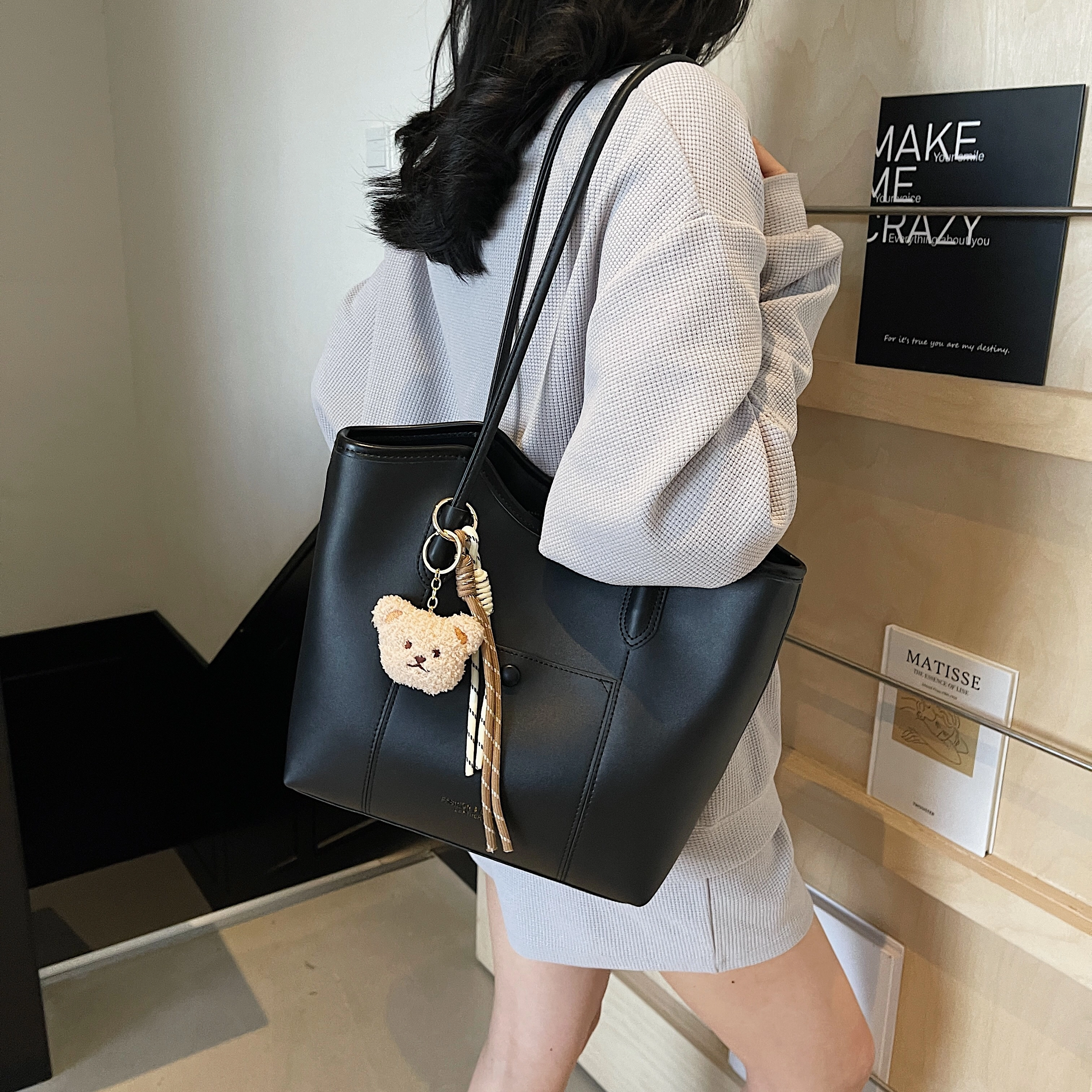 RIVMIND PU Tote
