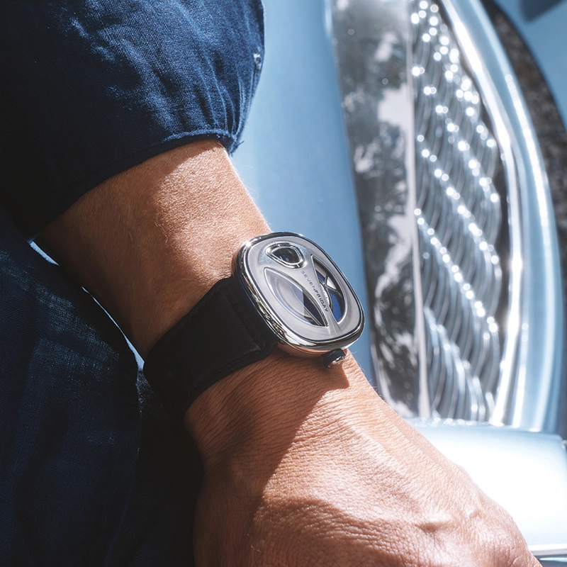 SEVENFRIDAY ME 44.5*44mm