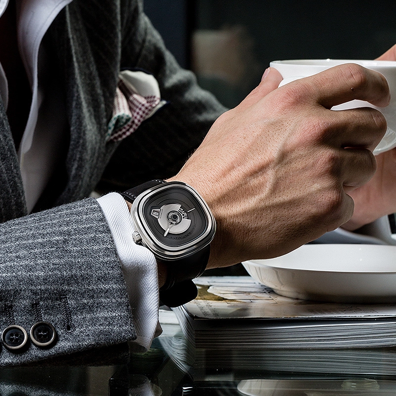 SEVENFRIDAY PE