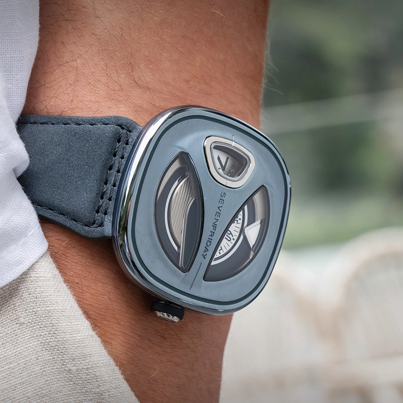 SEVENFRIDAY 50