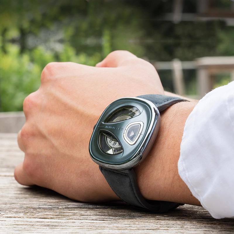 SEVENFRIDAY 50