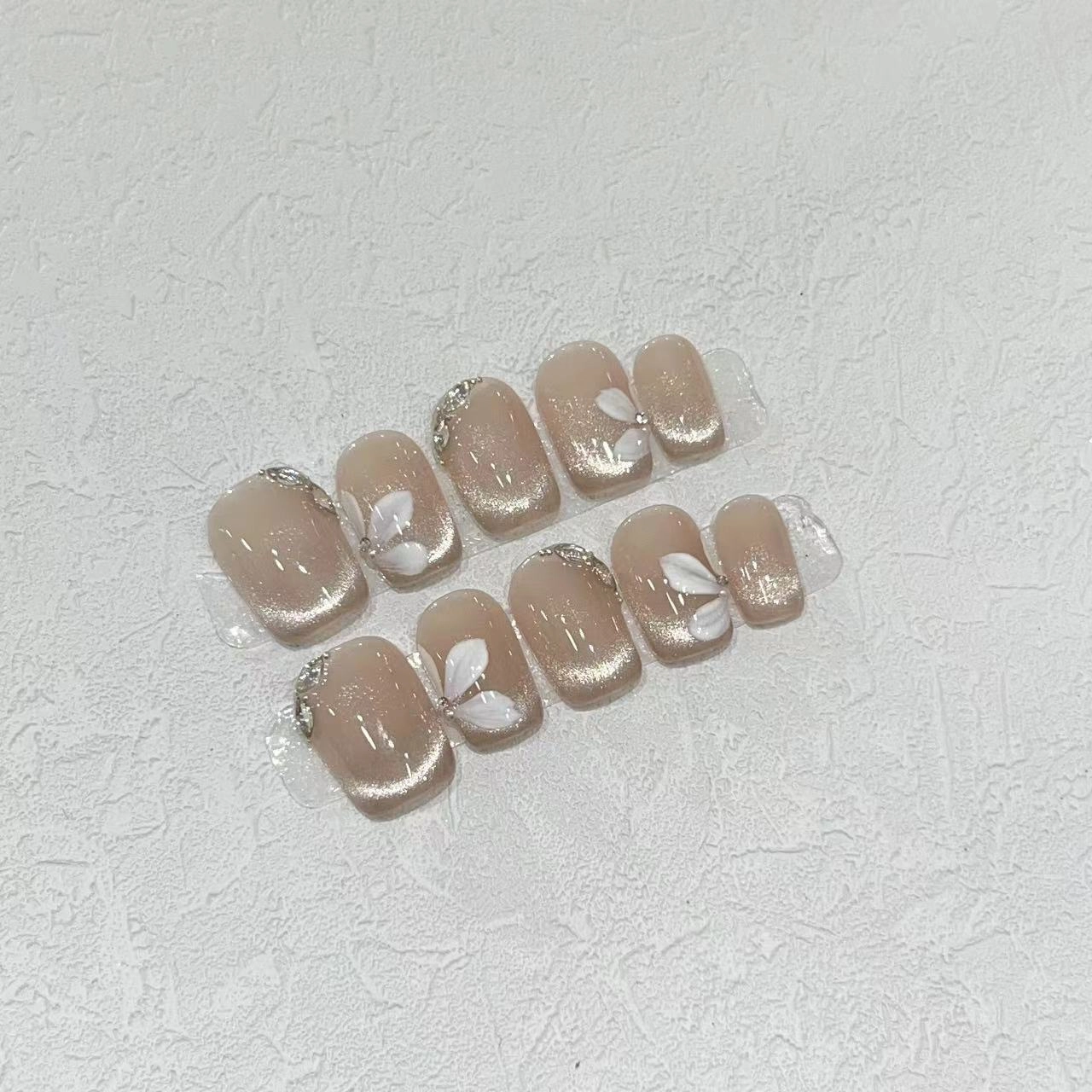 几多萌 法式手绘花朵  穿戴甲 短梯透色裸色 猫眼 纯欲氛围感