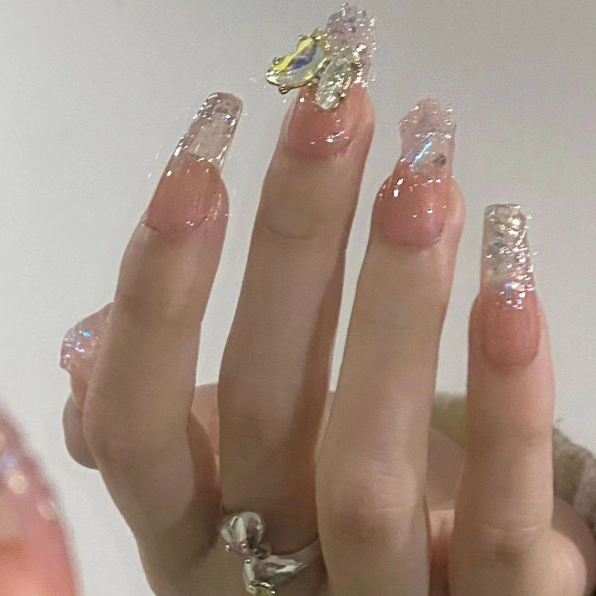 几多萌 【水晶蝴蝶】 手工穿戴甲美甲成品假指甲贴片极光蝴蝶爆款美甲穿戴甲  梯型长款粉色晕染 爆闪