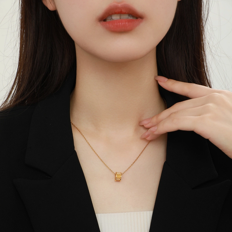 周大生 黄金流光小蛮腰挂坠硬金颈饰 足金 一口价 吊坠 女款