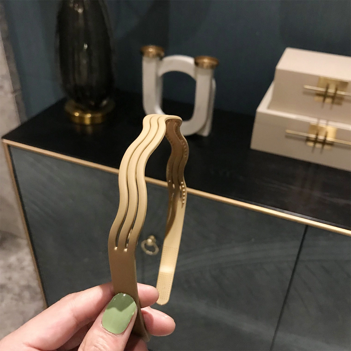 贯古今 高级感压发波浪带齿防滑细款洗脸发卡纯色发捆头饰女压发头箍 亚克力 发箍 女款