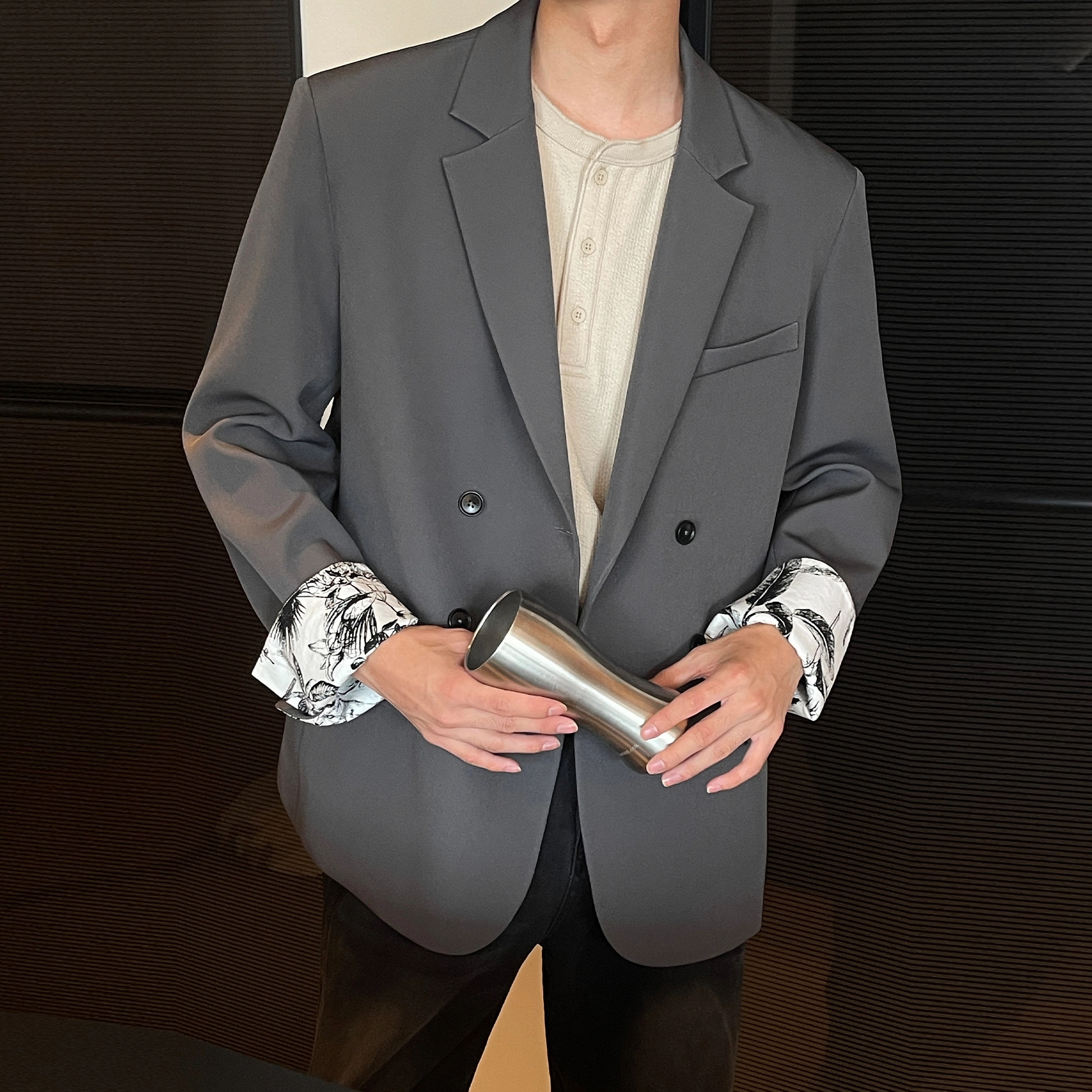 稻草人 美式高街纯色简约基础款袖口花卉内村垫肩外套高级感日常百搭休闲宽松潮流落肩长袖单排扣轻奢西装 男女同款