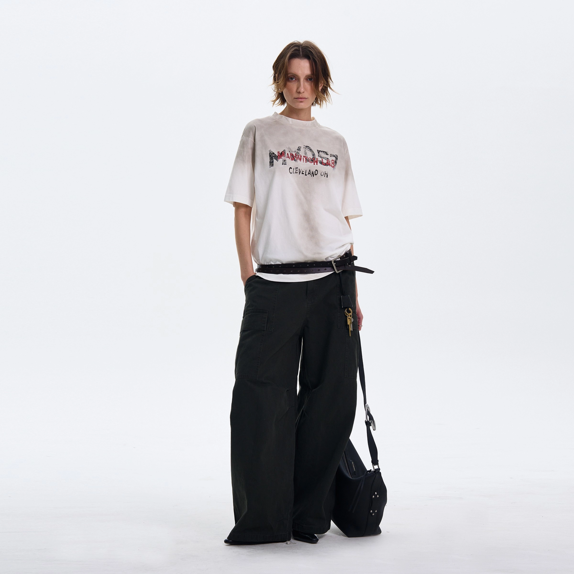 MAD WITCH T