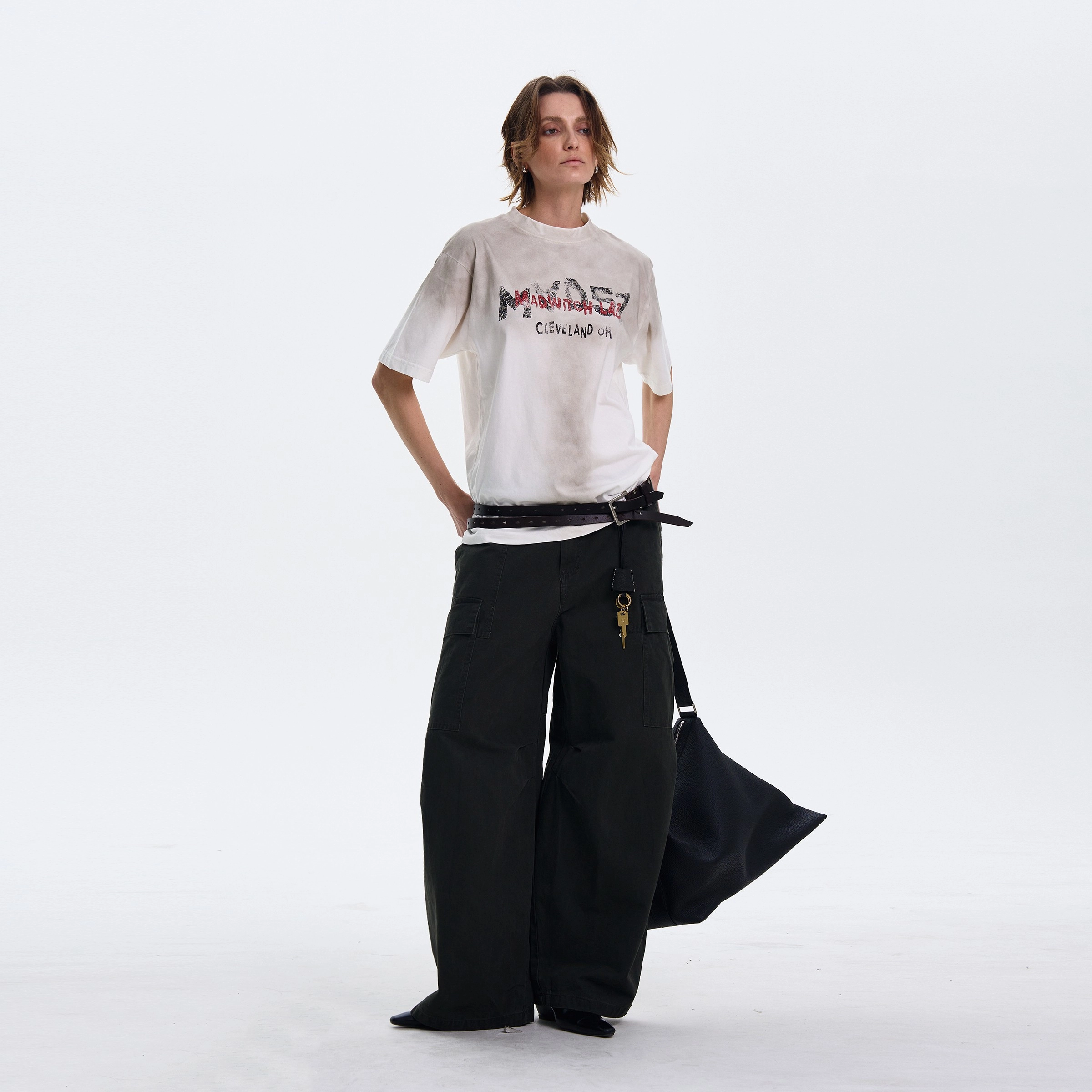 MAD WITCH T