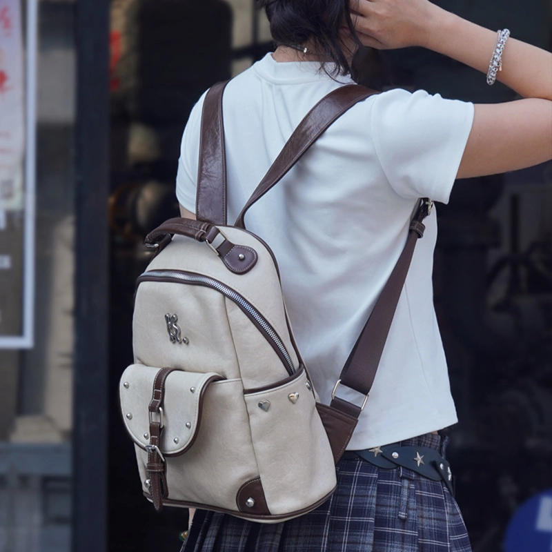 哐花村 小众复古简约通勤 绉纹合成草 双肩包 中号 男女同款情侣款 米黄色