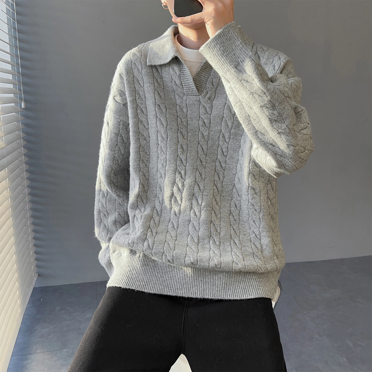 Fakeyoung chiclogo