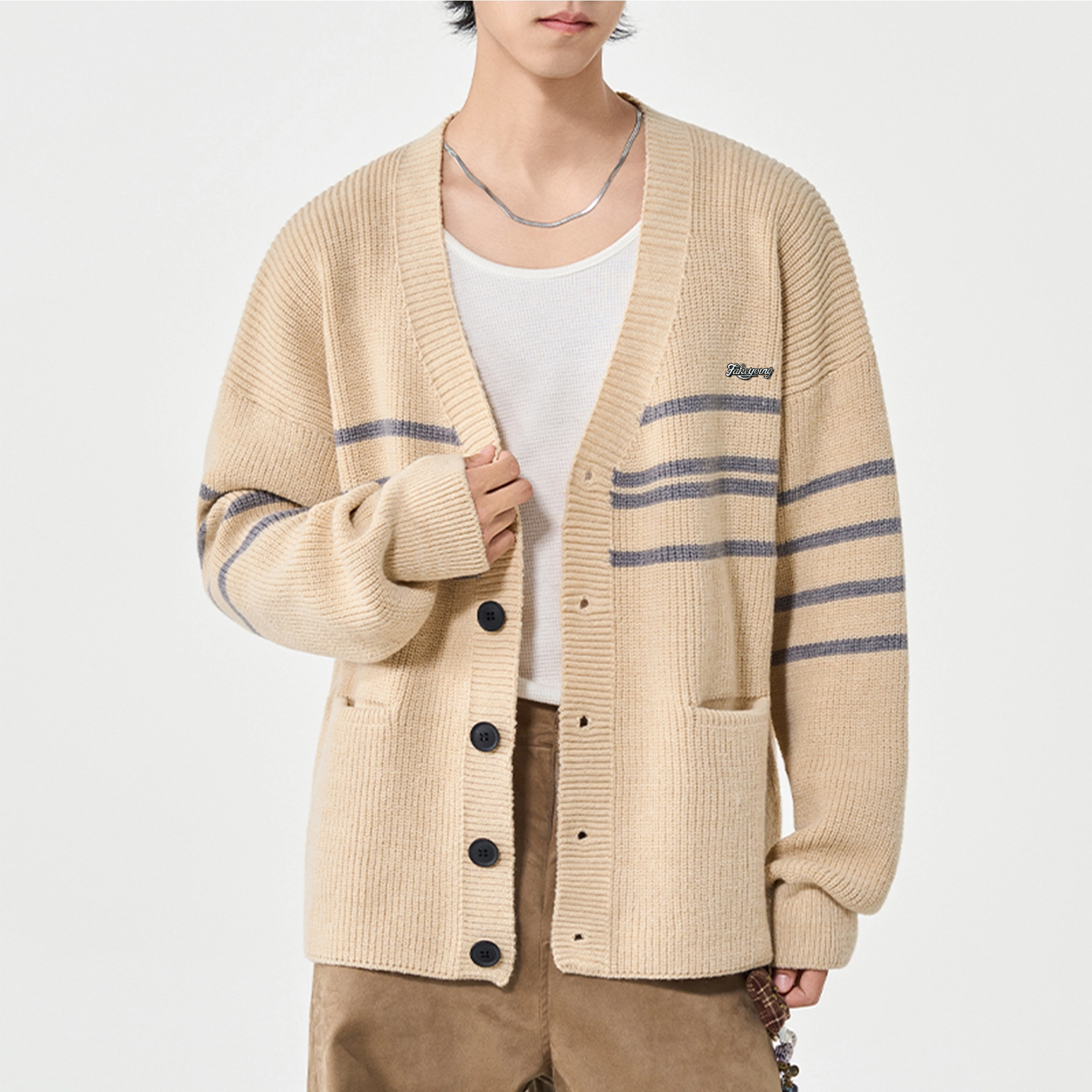 Fakeyoung Vlogo