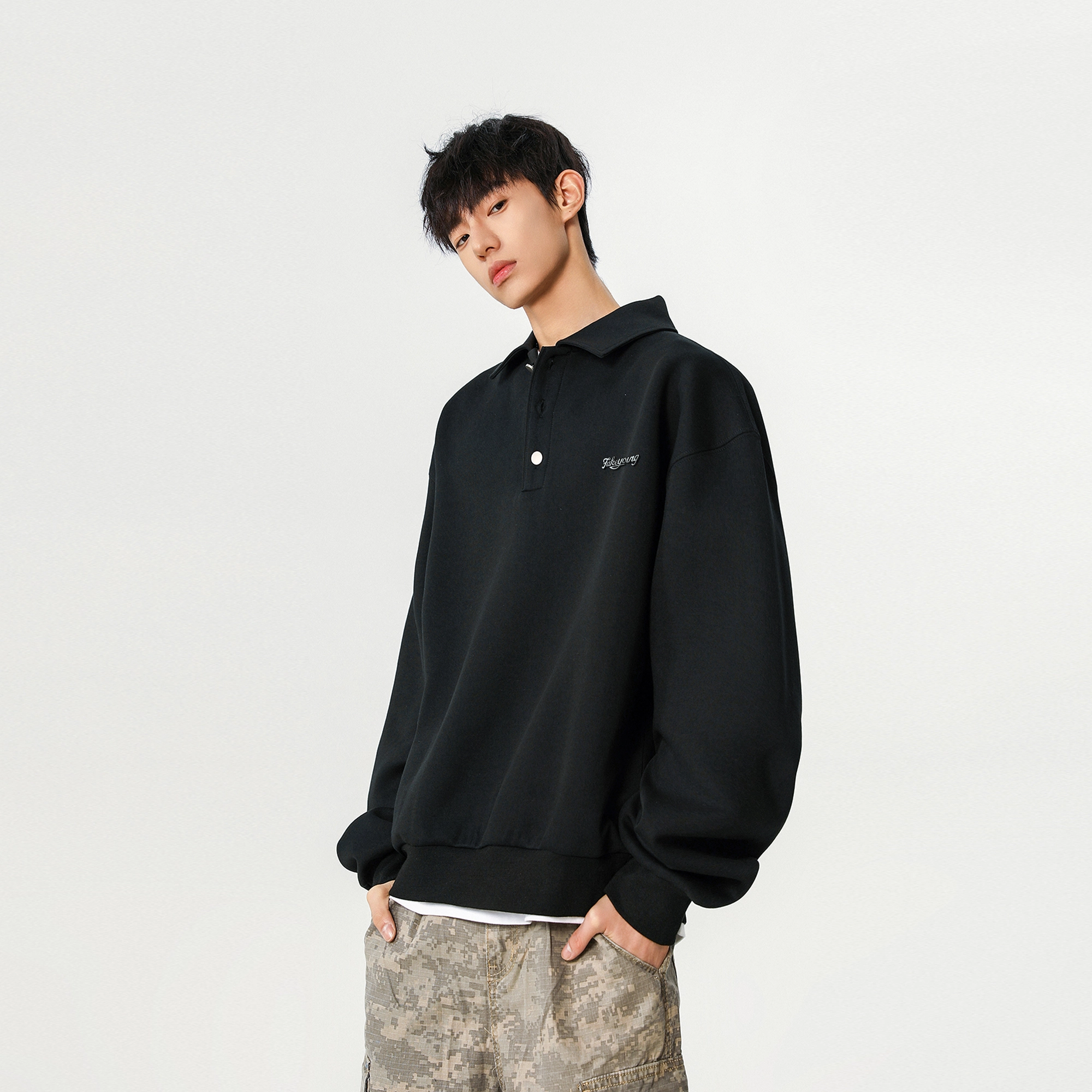 Fakeyoung polologo
