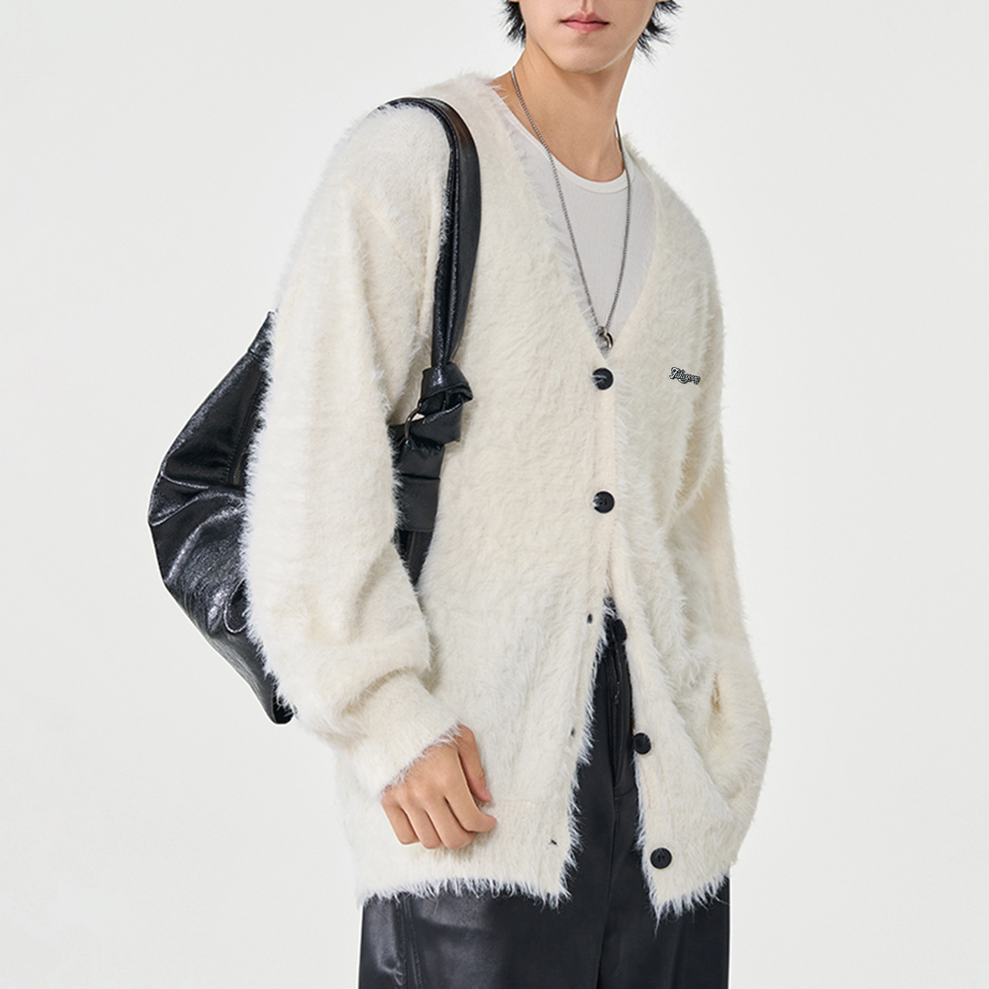 Fakeyoung Vlogo