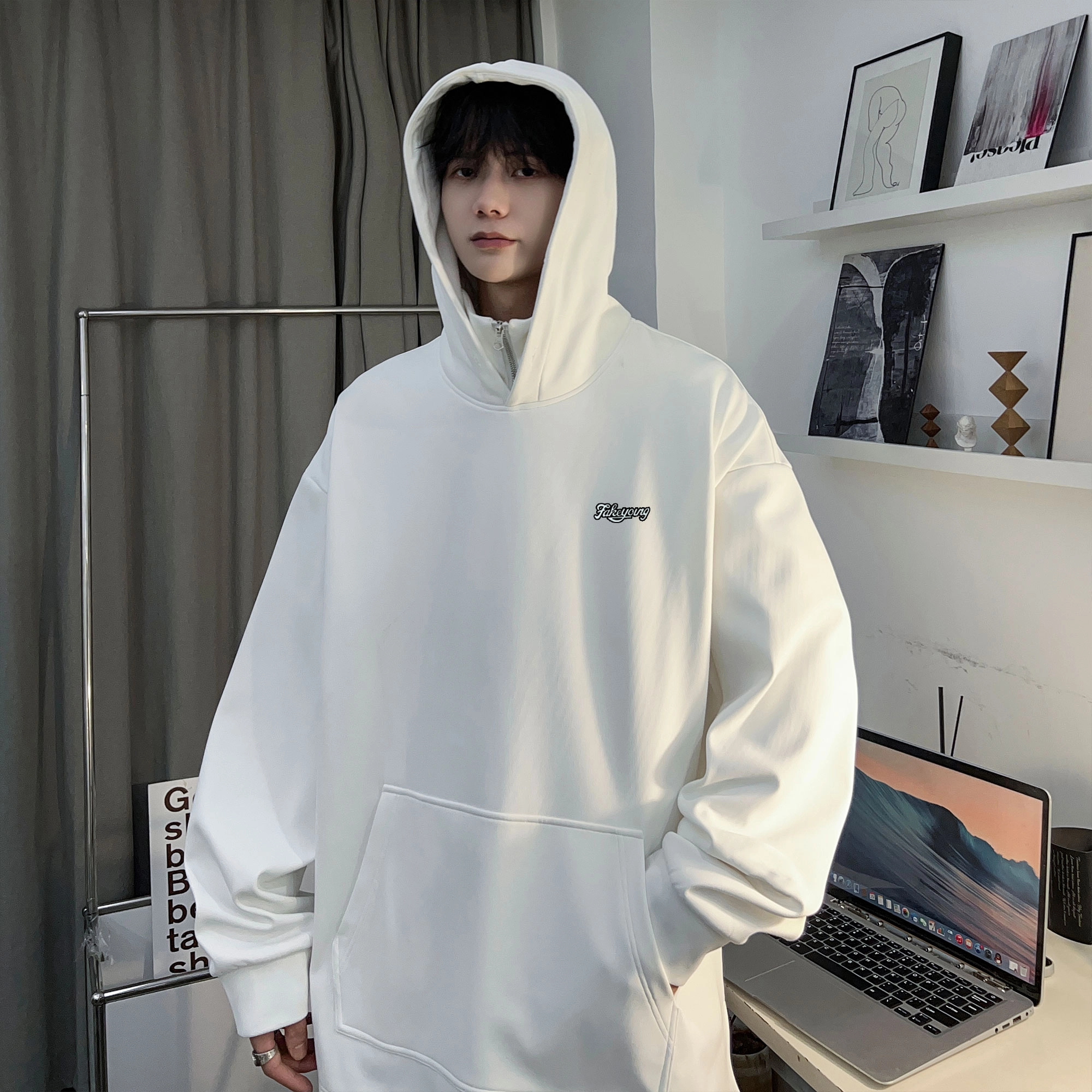 Fakeyoung 420oversizelogo