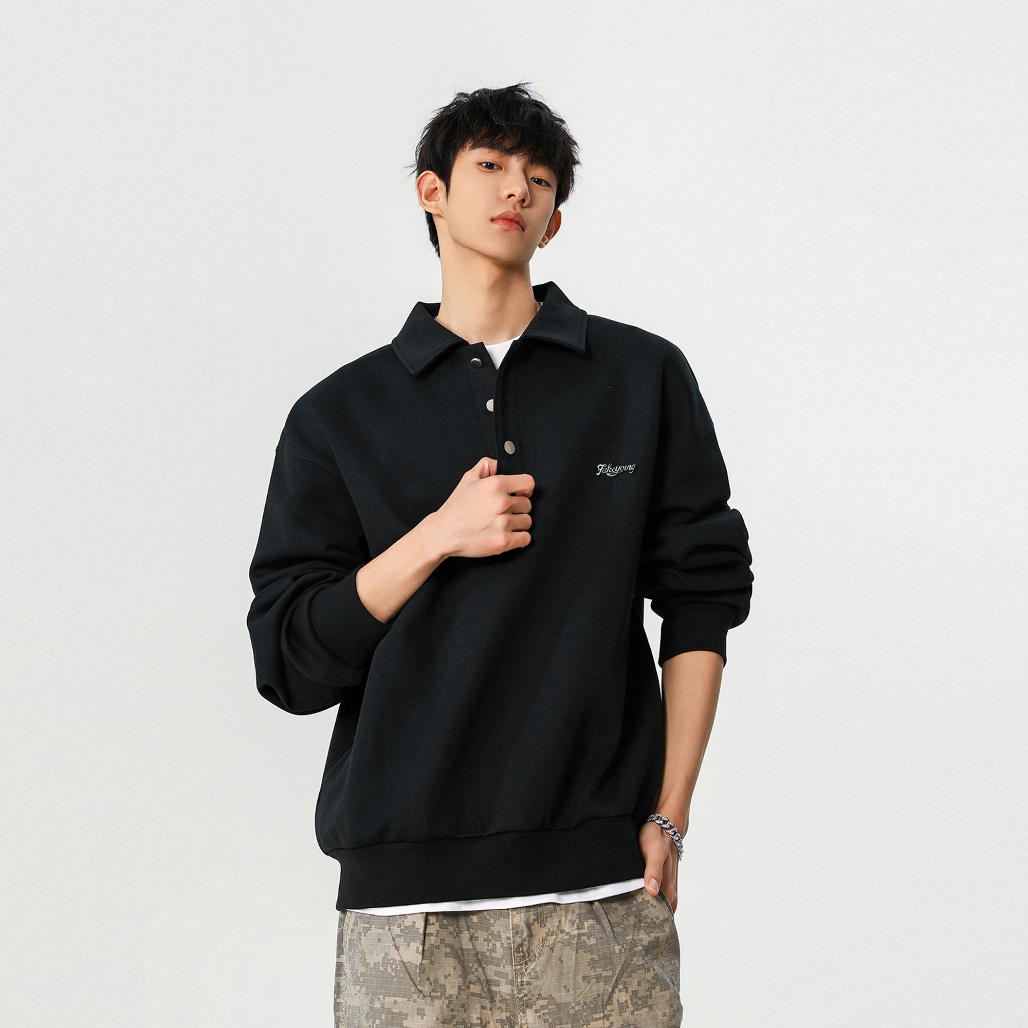 Fakeyoung polologo