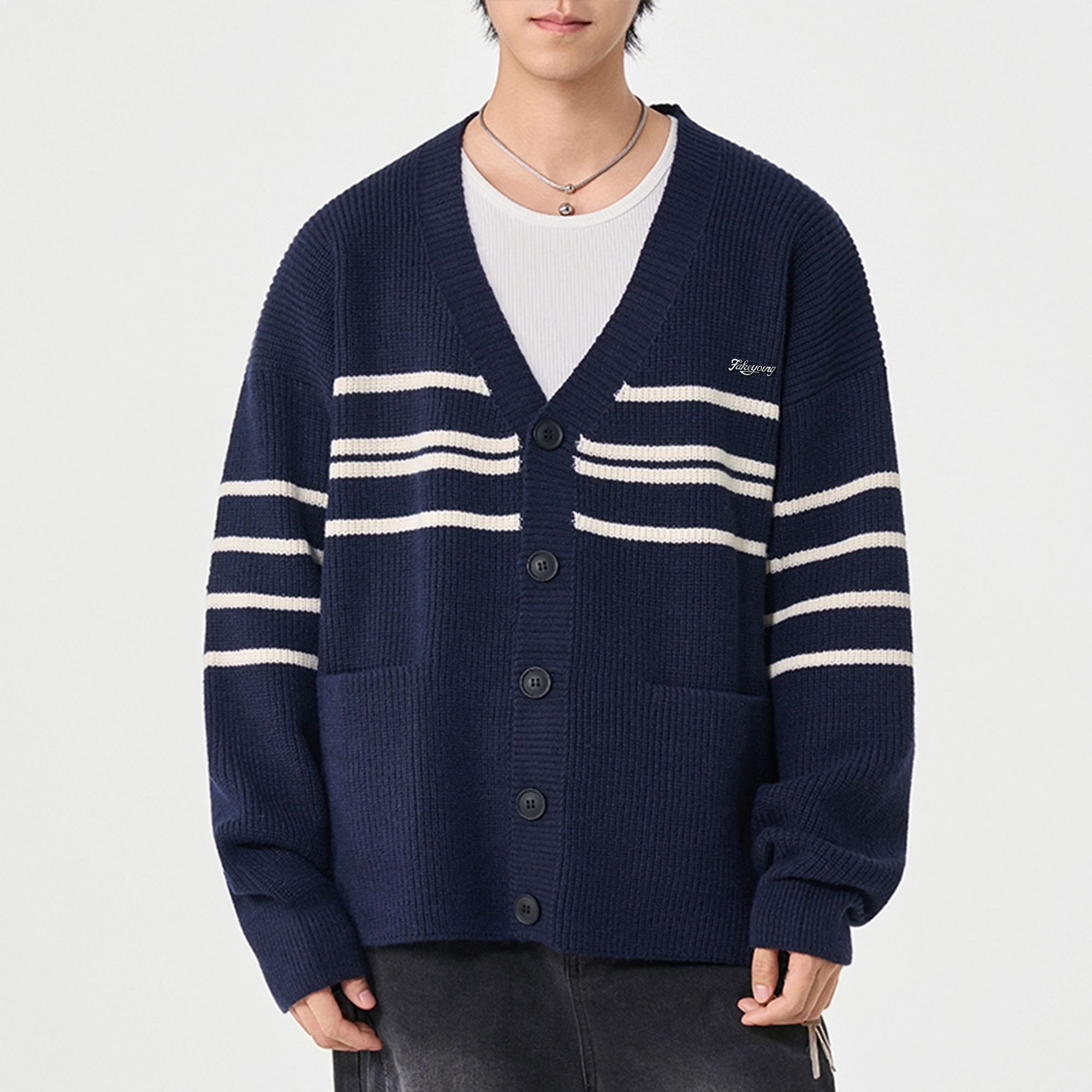 Fakeyoung Vlogo