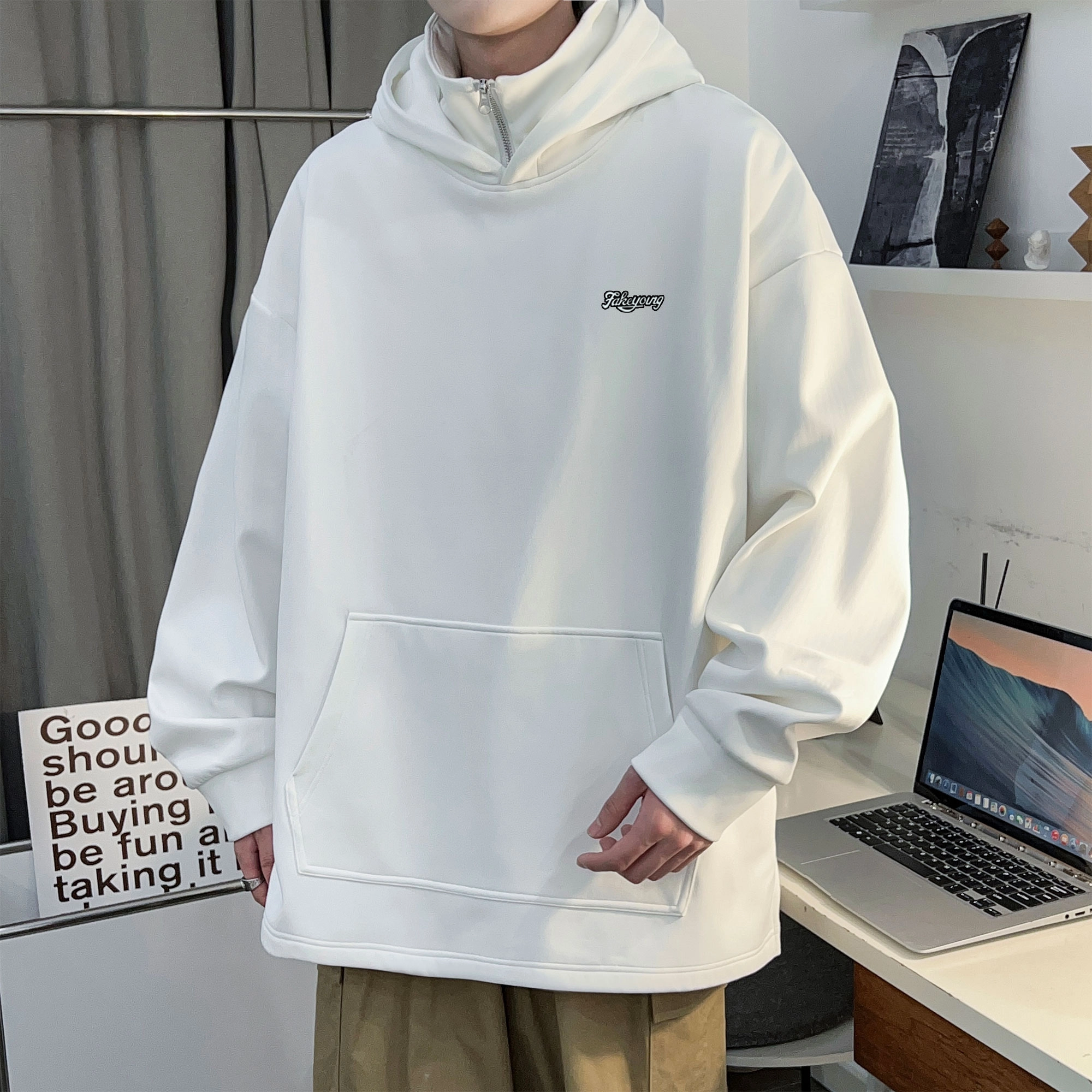 Fakeyoung 420oversizelogo